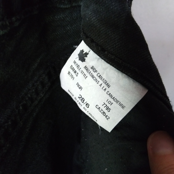 sustainable black cropped denim jeans - Picture 5 of 6